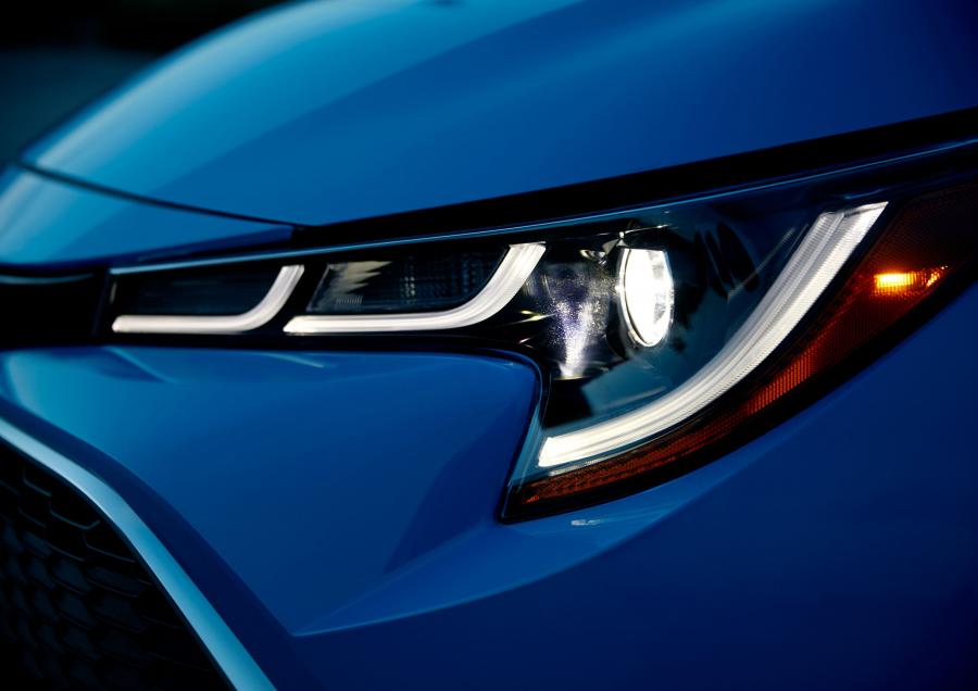 Детали экстерьера Toyota Corolla XSE Hatchback 2018 года  (NA) (фото 2 из 88)